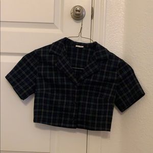 BRANDY MELVILLE cropped button down tee!